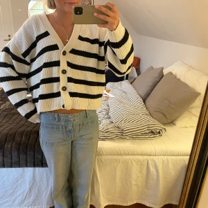 Stickad kofta - Super söt tröja från hm som jag verkligen älskat! 