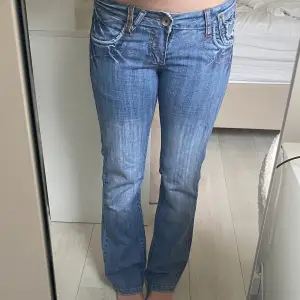 jätte fina vintage bootcut jeans