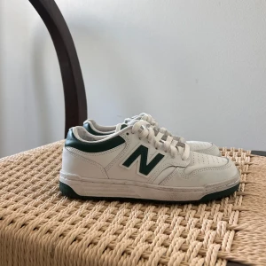 NEW BALANCE - Använda bara några få enstaka tillfällen. Storlek 36.