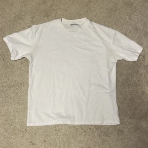 Vit oversized t-shirt - Vit oversized t-shirt Strlk L Bra skick