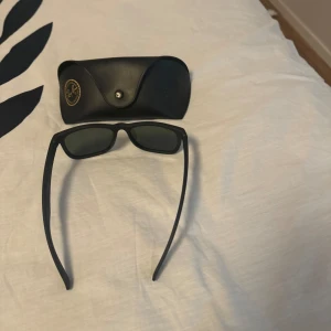 Glasögon rayban  - Helt nya ej använda äkta köptes för 1800kr