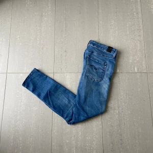 Replay jeans  - Säljer nu dessa blåa replay jeans, skriv för fler bilder/frågor🙌🏼
