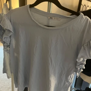 Zara topp - Blå volang topp från zara