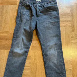 Säljer ett par Jack and Jones Jeans. Har använt de en gång men köpte fel storlek. Ny pris: 900