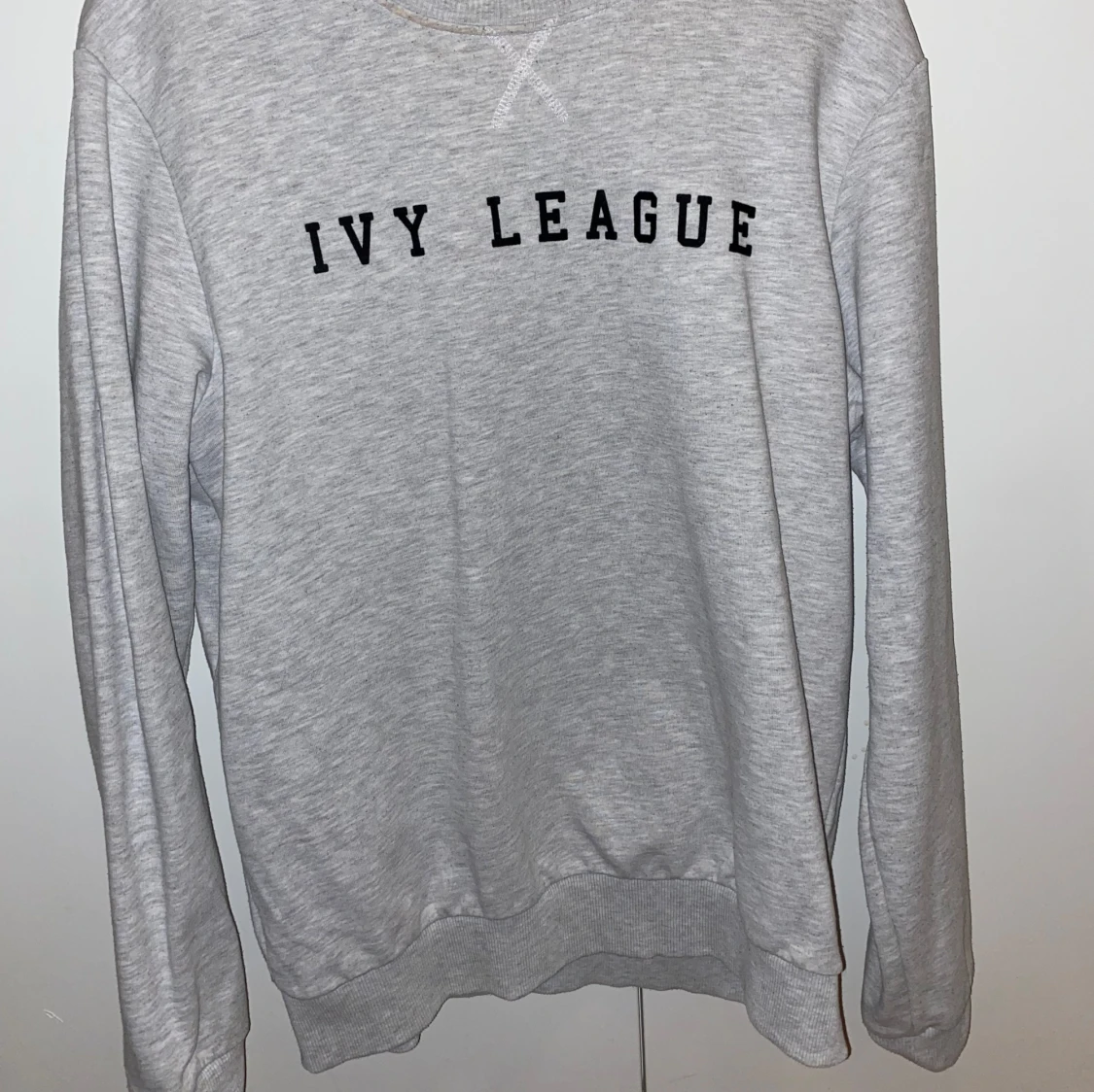 Grå sweatshirt från Les Deux - 91