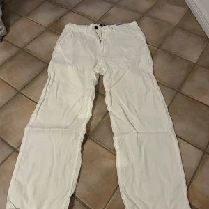 Linnebyxor - Linnebyxor i rak passform