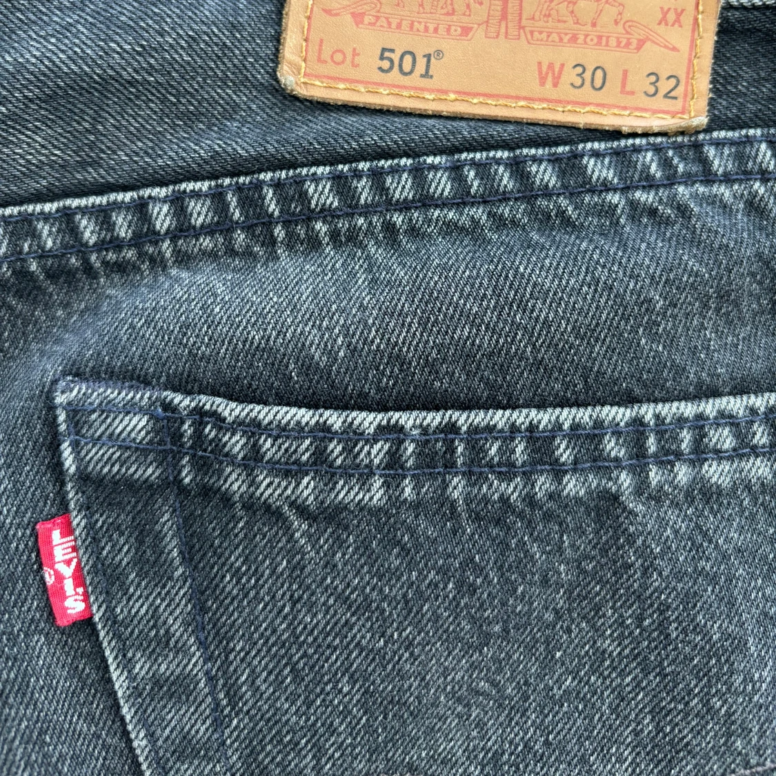 501 Levis jeans svarta - 92