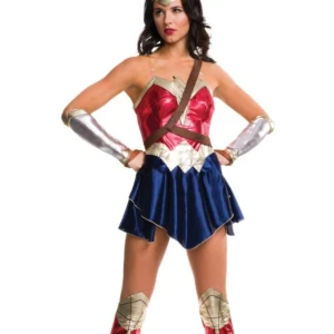 Wonder Woman  - Wonder woman dräkt till halloween. Köpt för 800kr säljer för 400. 