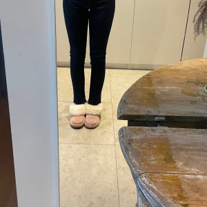 Low waist skinny jeans  - Stl 27 men ganska liten i storleken, bra skick.