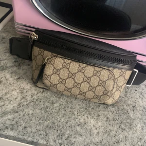 Äkta - Gucci magväska använd typ 3 gånger 
