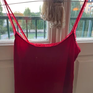 Cute singlet  - Red singlet with cute details 