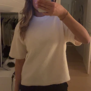 ❤️ - Så fin stickad tröja från Gina tricot, säljer den pågrund av att jag råkade beställa två! 💕