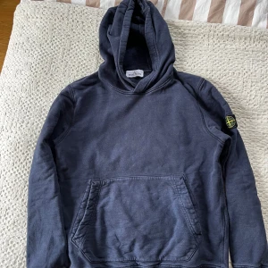 Stone island Hoodie - Bra skicka och skön hoodie 