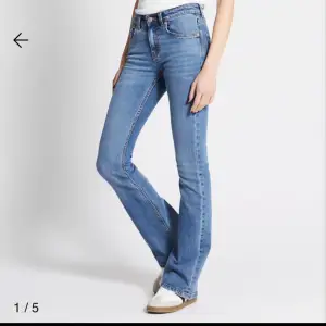 Säljer mina bootcut jeans i storlek 36/S pga ja inte använder dom längre❤️