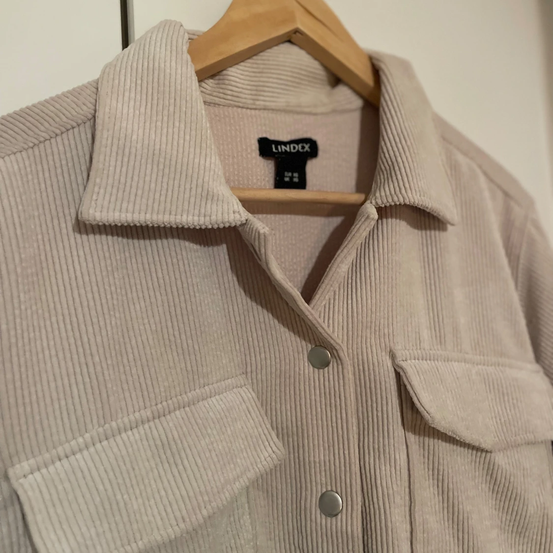 Beige Manchester Jacka - 90