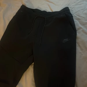 Nice tech byxor  - 10/10 skick passar även M 