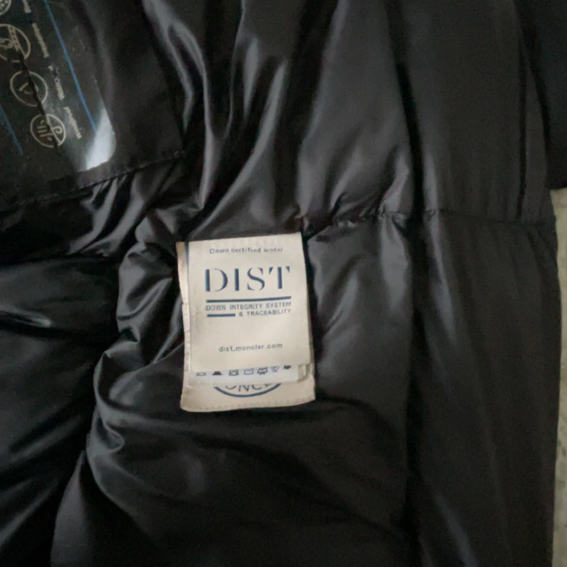 Svart dunjacka från Moncler - 92