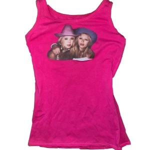 Paris tank top - Handtryckt av mig. Håller i tvätten. 