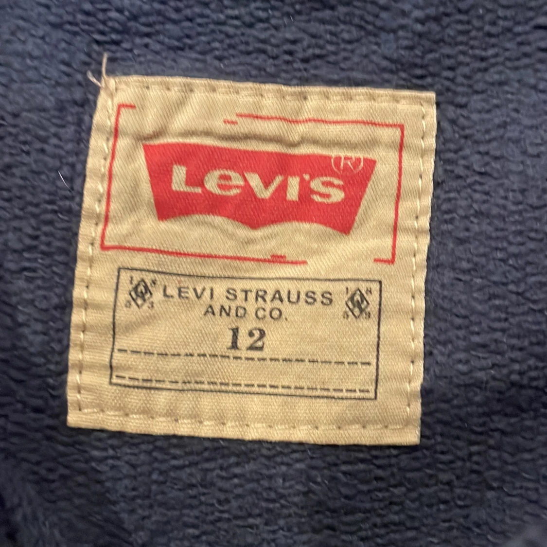 Levi’s sweatshirt  - 91