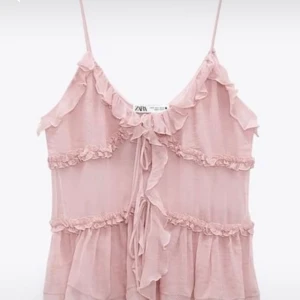 Volang linne - Super fin det finns ett hål som inte syns, den passar till allt och urpsrungligen kostat 400kr. Den har aldrig använts! 