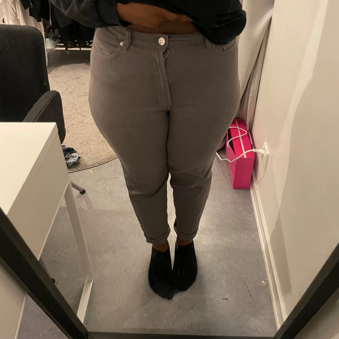 Gråa mom byxor - 91