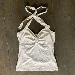 Halterneck s - Stretchig material!