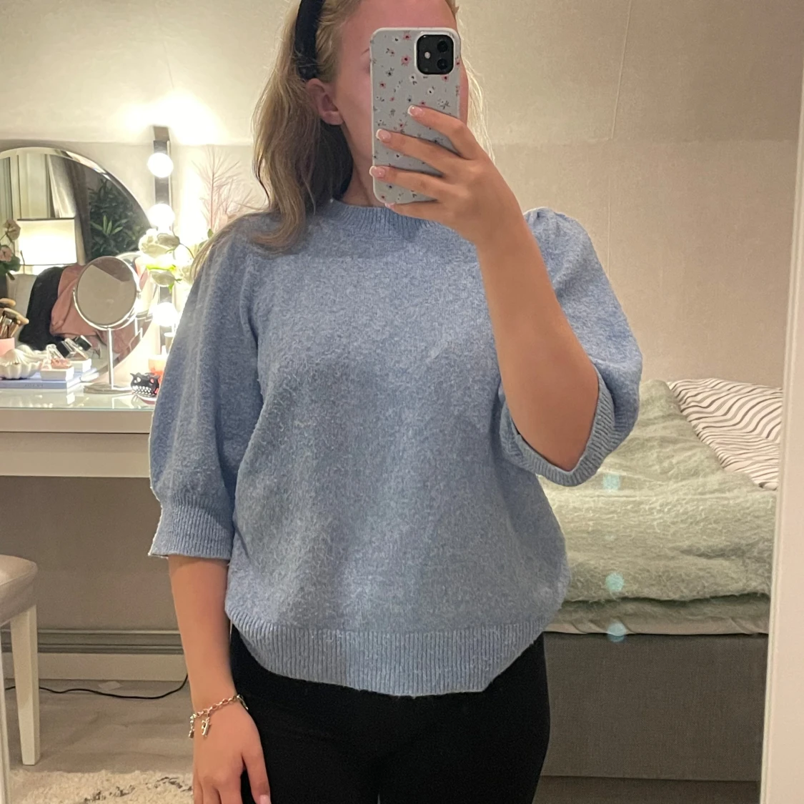 Ljusblå stickad t-shirt - 90