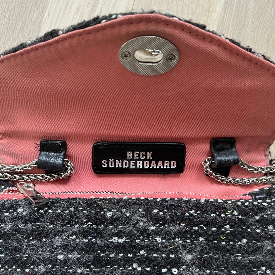 Svart glittrig axelväska från Beck Söndergaard - 92