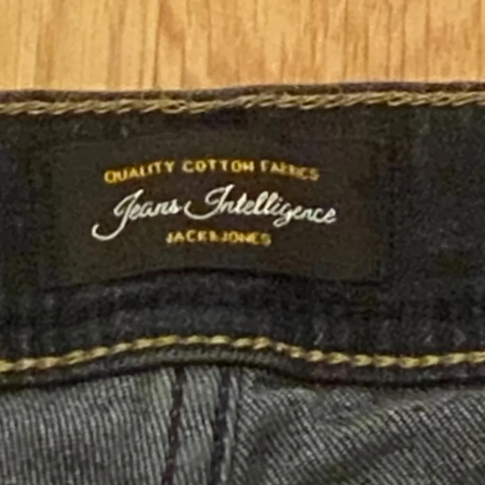 Jeans i nyskick. Inköpta från Jack & Jones.. Jeans & Byxor.