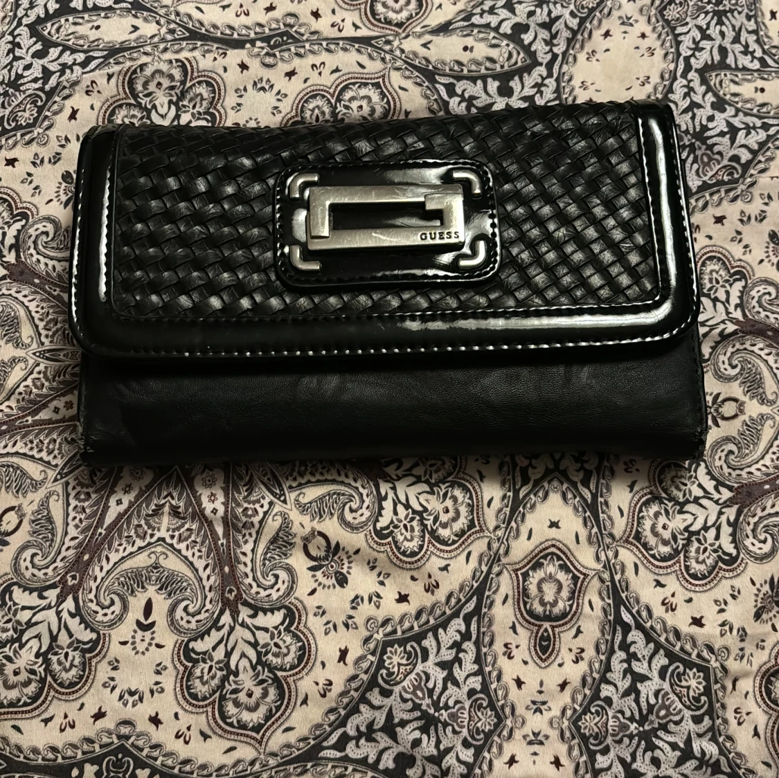 Guess plånbok/kuvertväska