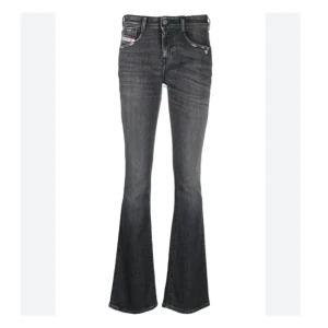 Gråa dieseljeans - Säljer nu mina gråa diesel jeans som är i nyskick!💞 nypris: 1800kr