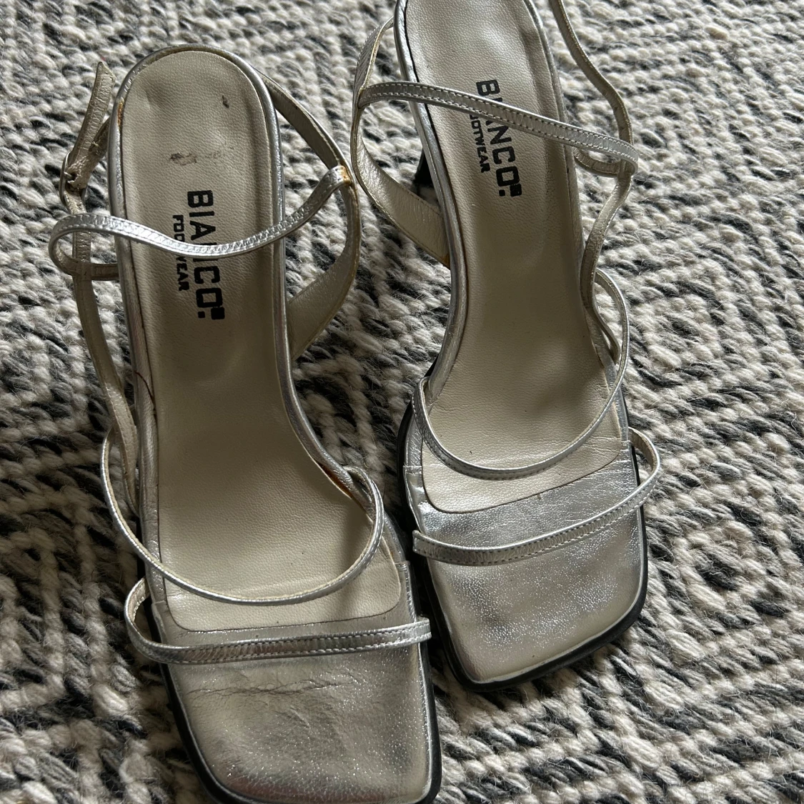 Silvriga klackskor  - 90