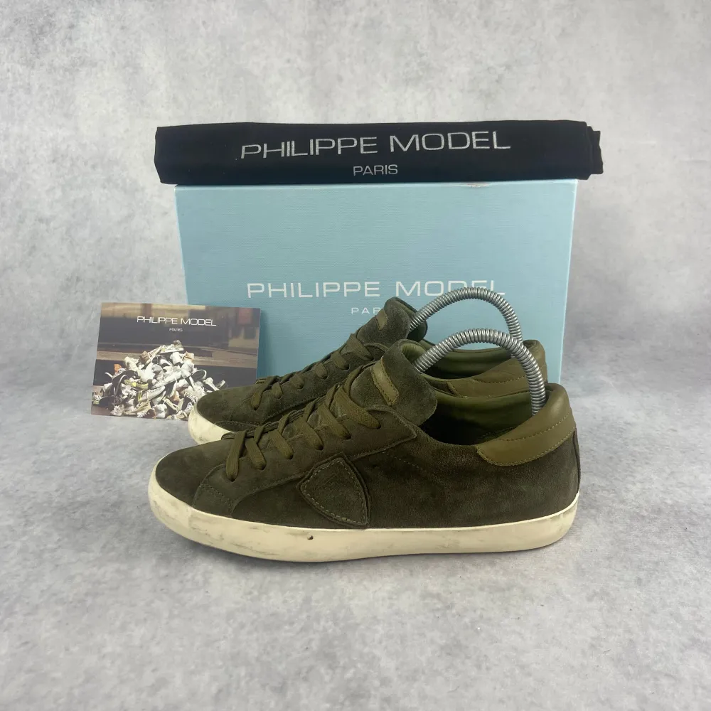 VI TAR EJ BYTEN! Philippe Model sneaker | Skick: 9/10, Box ingår | Storlek: 40 (passar 41) | Nypris: 4000+ | Pris: 2000 | Fraktar via postnord på köparens bekostnad | Hör av dig vid minsta fråga eller fundering📩. Skor.