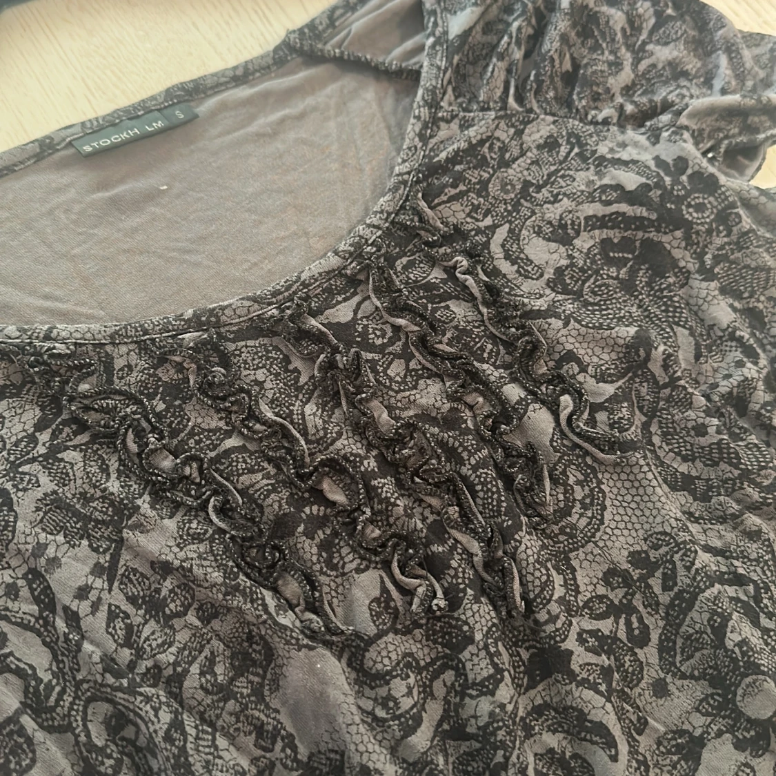 Svart mönstrad topp - 91