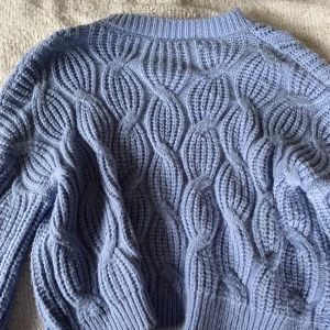 Stickad långärmad  - Från shein bra kvalite, använd Max 2 gånger, köparen står för frakten 