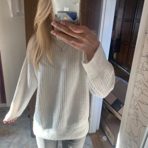 Vit stickad tröja H&M - XS