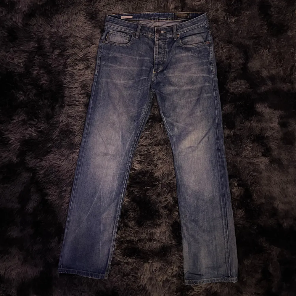 Föööör snygga Jack & Jones jeans 🤤 skriv om du vill ha fler bilder på dem‼️. Jeans & Byxor.