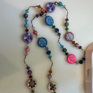 Coolt halsband - Coolt halsband i alla färger! Köpt utomlands för länge sen. Säljer då det inte används. KOLLA MIN PROFIL🌈💗