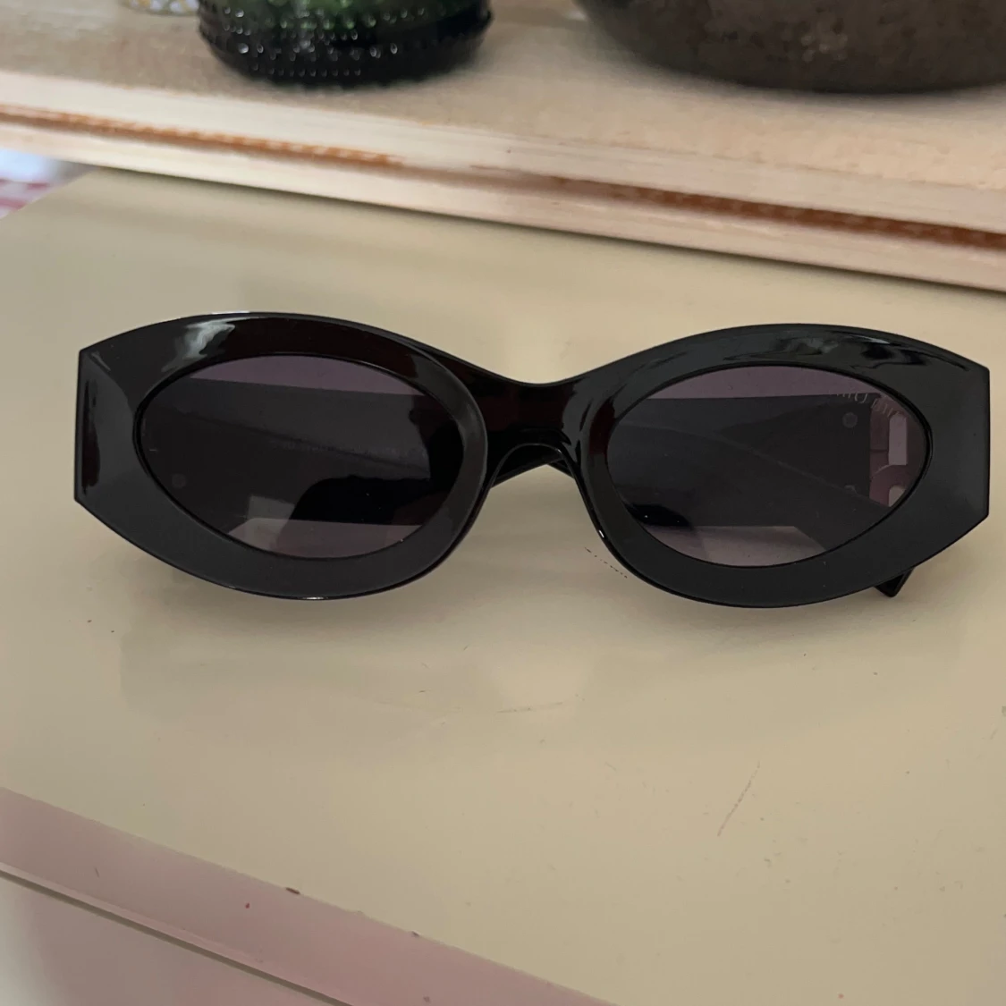 Miu Miu Solglasögon - 93