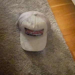 Bra keps limmet Edition bara 1000 i världen  - Bra