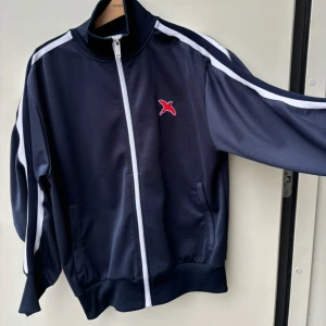 Axel arigato tröja - Axel arigato tröja storlek S i nyskick✨