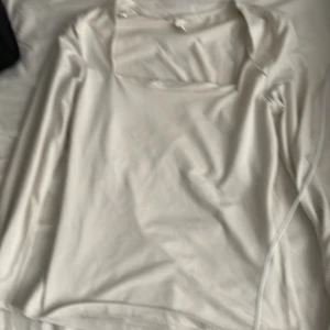 Vit thight tröja  - Strechig material 