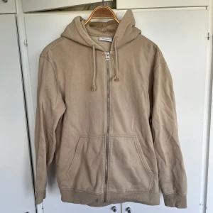 Weekday sweatshirt  - Använd men i bra skick!