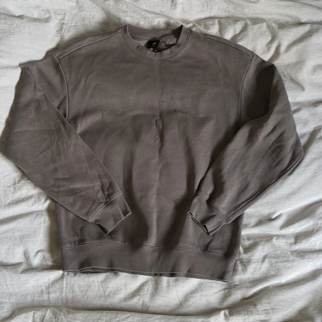 Grå sweatshirt från H&M