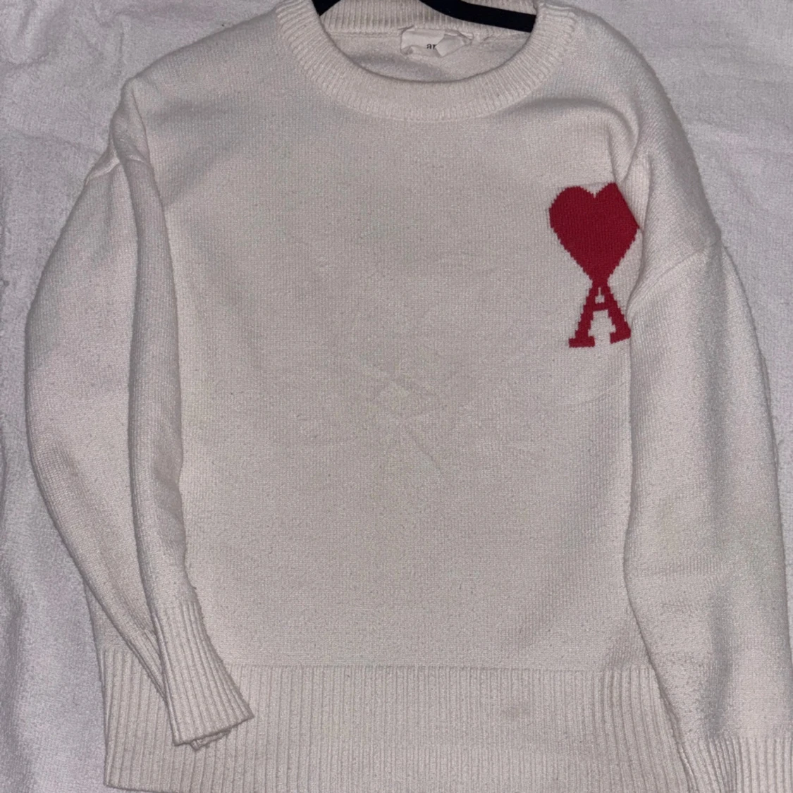 Vit stickad tröja från Ami