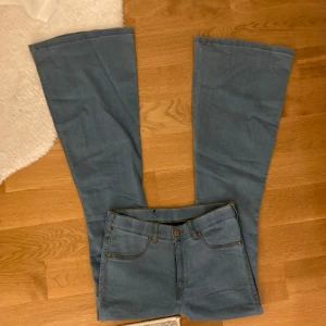 Flare jeans - Svin coola jeans från dr denim, skriv om du vill ha mått eller så 🩷