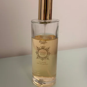 Gold Aset Eau de Parfum  - Parfym från ILVANDE, med doft av Patchouli, Läder, Kanel och Grapefrukt. 