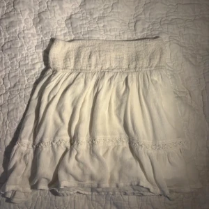 Kjol - Mini vit kjol , super fin