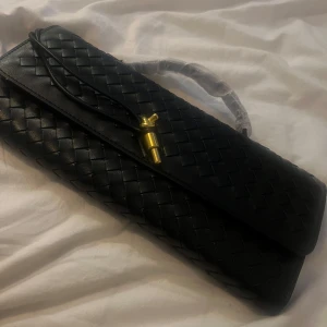 Andiamo Clutch - Väskan är A-Kopis, ingen äkta.