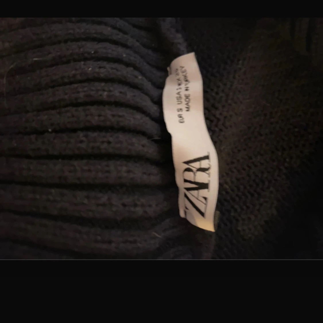 Marinblå  stickad tröja från Zara - 2